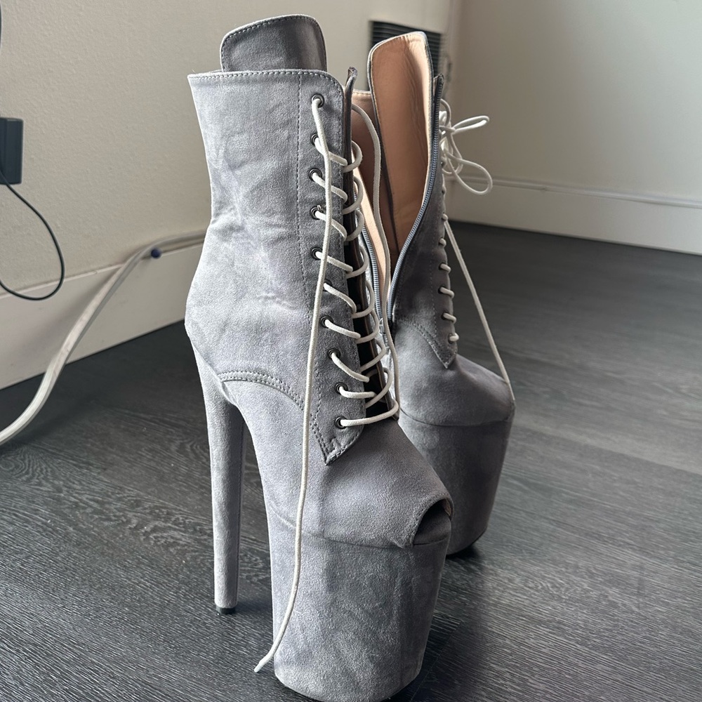 GREY SUEDE POLE DANCE STRIPPER BOOTS